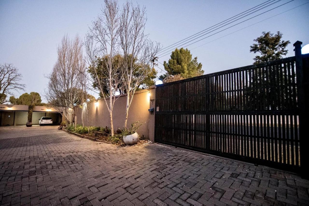 Cottonwood Guesthouse Oasis Bloemfontein Exterior foto